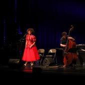 Maria João junto a Carlos Bica