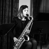 Elle Sax