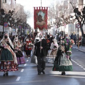 Ofrenda de flores y procesión