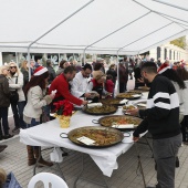 Concurso ide paella con pelotas de Navidad