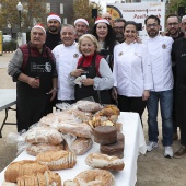 Concurso ide paella con pelotas de Navidad