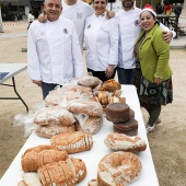 Concurso ide paella con pelotas de Navidad