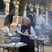 Concurso ide paella con pelotas de Navidad