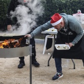 Concurso ide paella con pelotas de Navidad