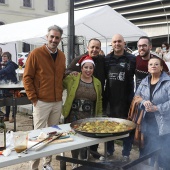 Concurso ide paella con pelotas de Navidad