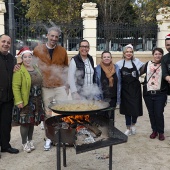 Concurso ide paella con pelotas de Navidad