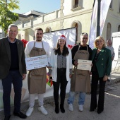 Concurso paella con pelotas de Navidad