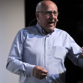 Dr. Arturo Goicochea