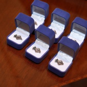Entrega aderezos oficiales