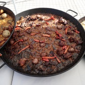 Paella amb Pilotes de Nadal