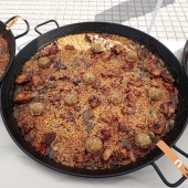 Paella amb Pilotes de Nadal