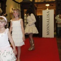 desfile contra el cancer. Monnalisa