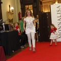 desfile contra el cancer. Monnalisa
