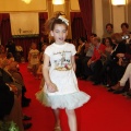 desfile contra el cancer. Monnalisa