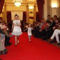 desfile contra el cancer. Monnalisa