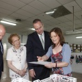 Castellón,  Alberto Fabra en las instalaciones de Dolores Cortés