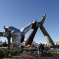 Castellón, escultura de Ripollés Homenaje a LA PAZ